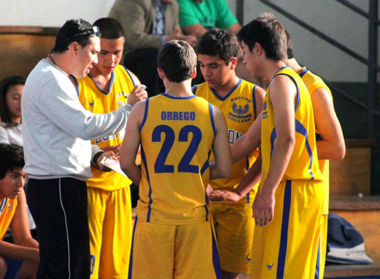 Amistoso Básquetbol en Boston College Huechuraba